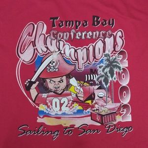 Vintage 2002 Tampa Bay Buccaneers Chucky Champions Red T Shirt Mens Size XL